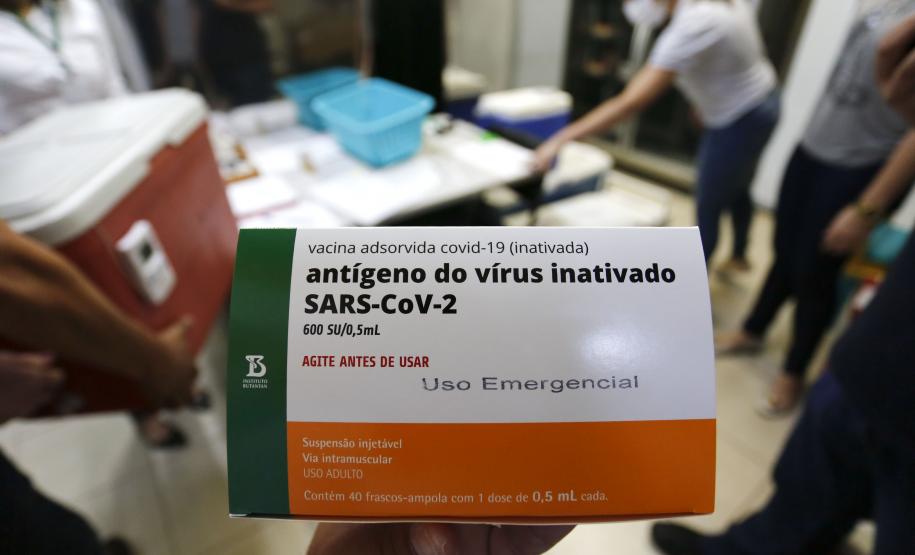 Cidade da longevidade, Quatro Pontes vacina 100% da linha de frente do combate à Covid
