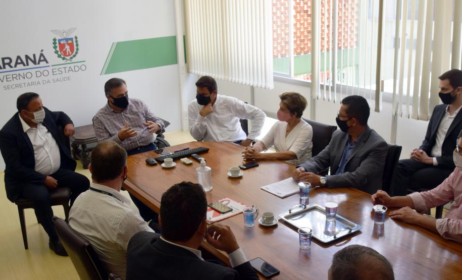 Representantes das instituições debateram possibilidades para uma nova estrutura que ampliará serviços para a região dos Campos Gerais.