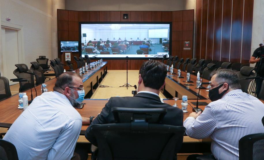 Vacinação é tema de encontro do governador com secretários municipais da Saúde