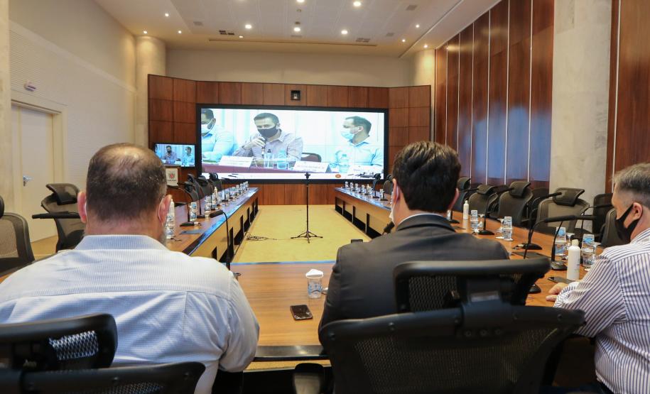 Vacinação é tema de encontro do governador com secretários municipais da Saúde