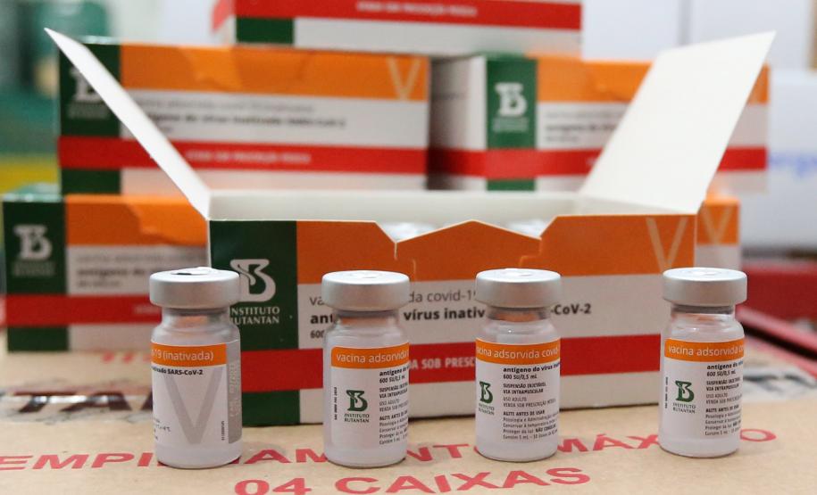 Novo lote da vacina CoronaVac chega ao Paraná 24/02/2021