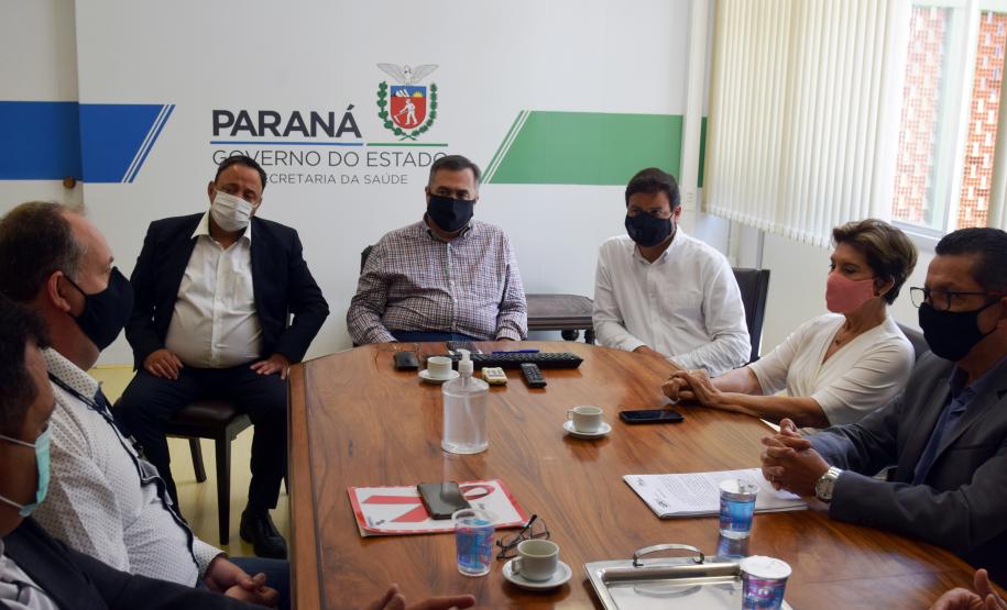 Representantes das instituições debateram possibilidades para uma nova estrutura que ampliará serviços para a região dos Campos Gerais.
