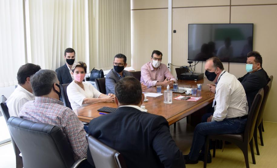 Representantes das instituições debateram possibilidades para uma nova estrutura que ampliará serviços para a região dos Campos Gerais.