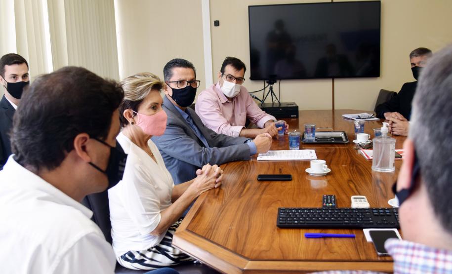 Representantes das instituições debateram possibilidades para uma nova estrutura que ampliará serviços para a região dos Campos Gerais.