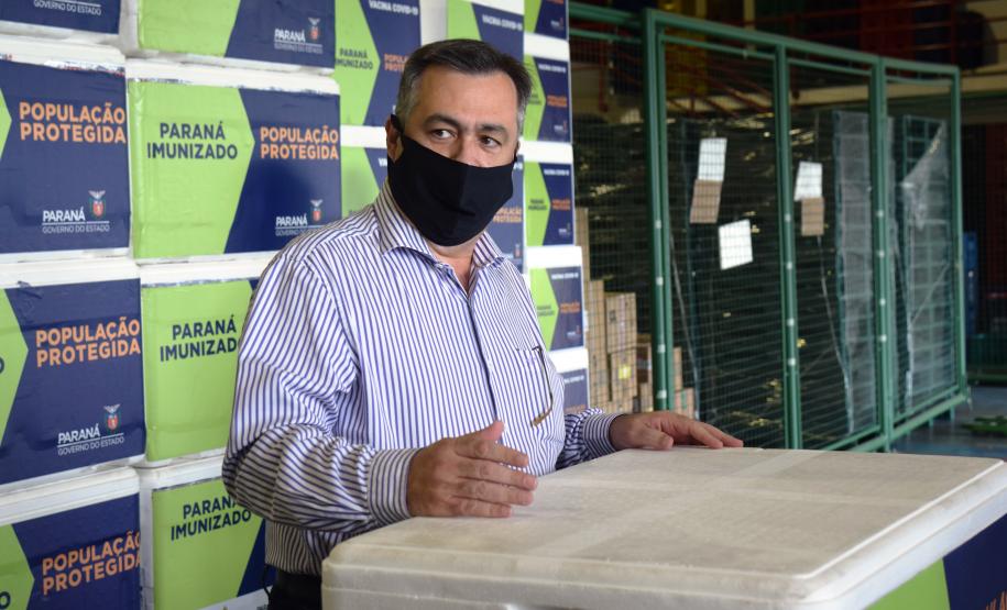 Paraná recebe 102.500 unidades da vacina AstraZeneca e já inicia processo de distribuição