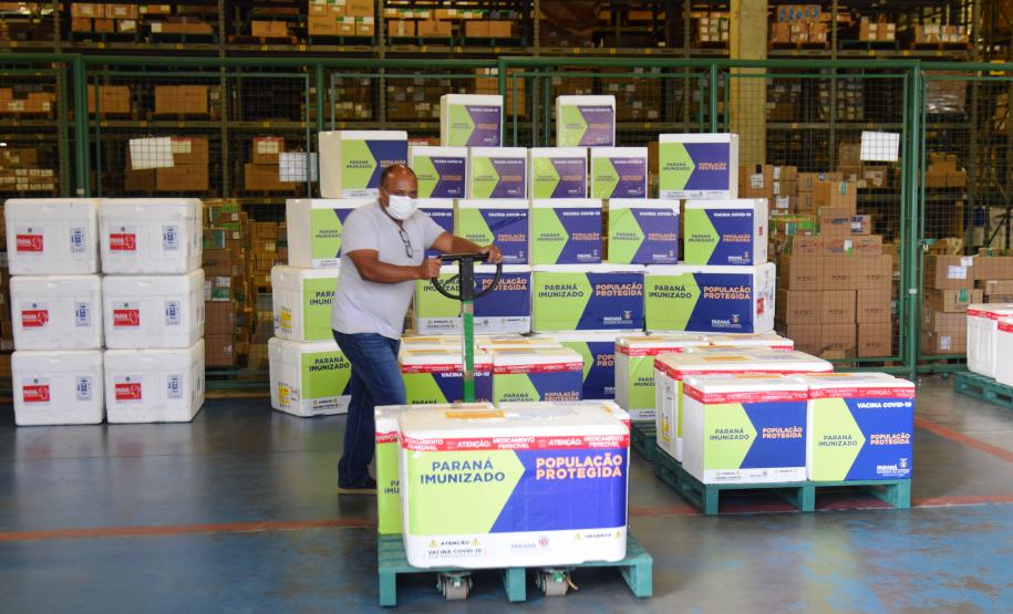 Paraná garante vacina para 90% dos trabalhadores da saúde