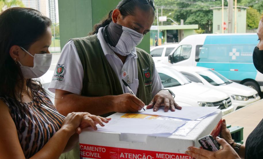 Paraná garante vacina para 90% dos trabalhadores da saúde