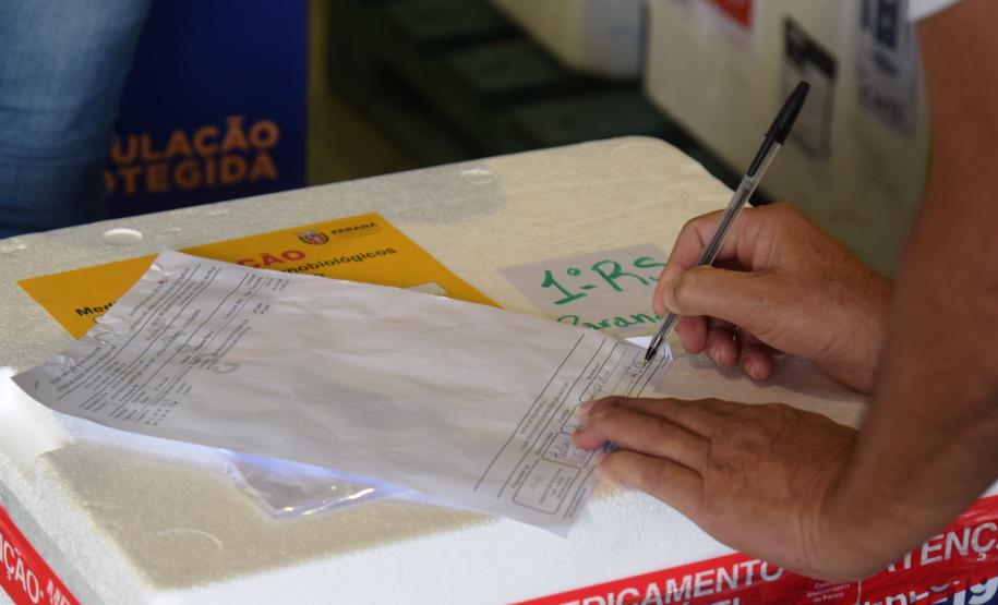Paraná garante vacina para 90% dos trabalhadores da saúde