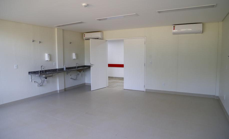 Nova ala amplia atendimento no Hospital Universitário dos Campos Gerais