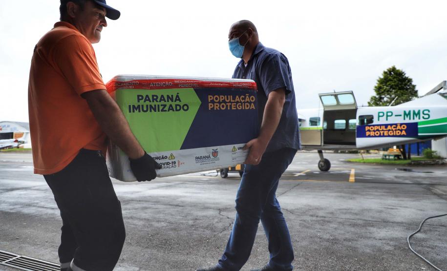 Paraná garante vacina para 90% dos trabalhadores da saúde