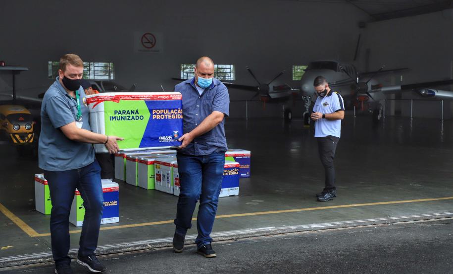 Paraná garante vacina para 90% dos trabalhadores da saúde