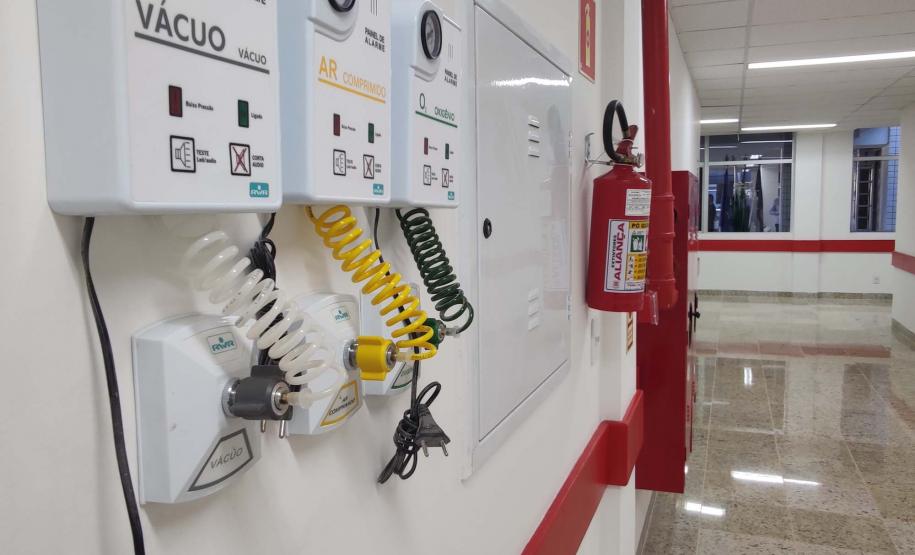 Nova ala amplia atendimento no Hospital Universitário dos Campos Gerais