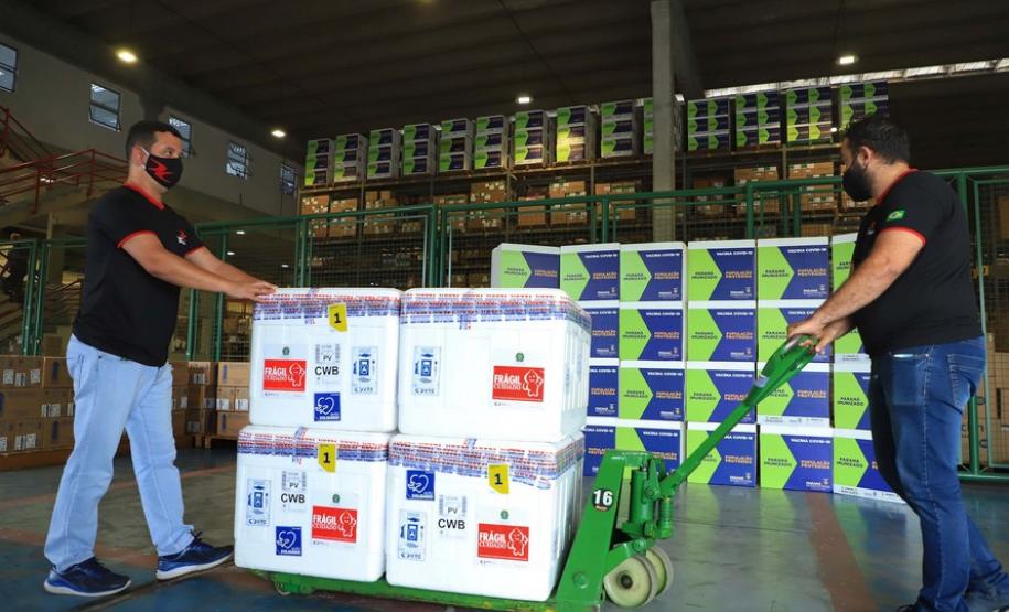 Governo inicia distribuição da segunda dose da vacina contra a Covid-19