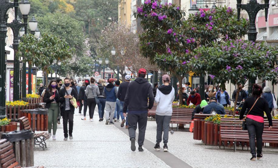 Pandemia de Covid levou 171 dias para chegar aos 399 municípios