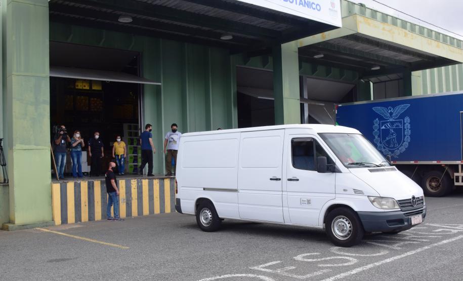 Paraná recebeu neste sábado mais 240,4 mil doses da vacina contra a Covid-19