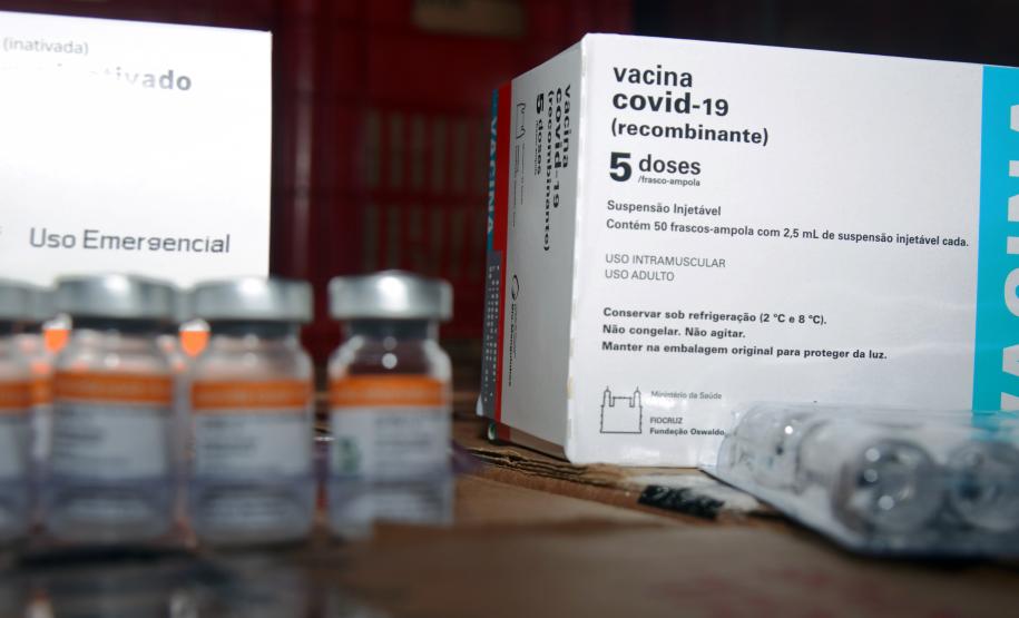 Paraná recebeu neste sábado mais 240,4 mil doses da vacina contra a Covid-19