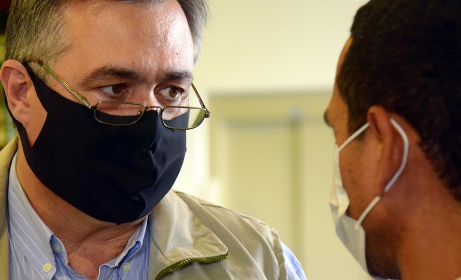 Paraná distribui 369,6 mil novas doses e começa a vacinar idosos acima de 70 anos
