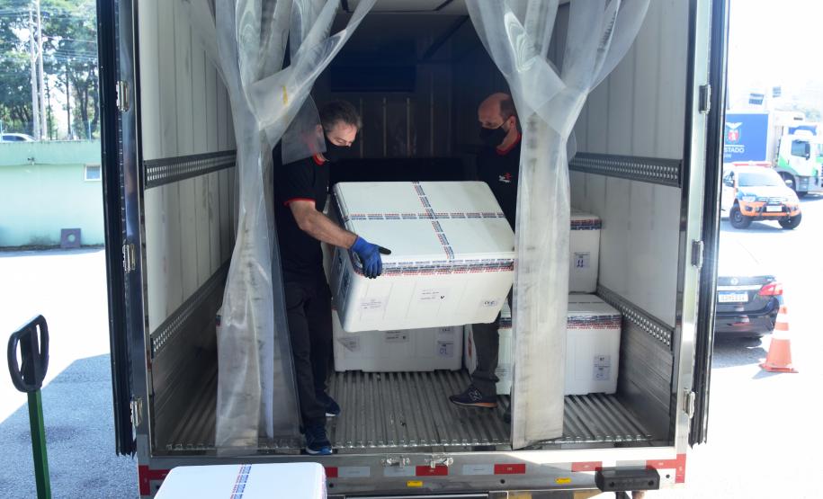 A ideia é incentivar ainda mais a imunização, valorizar a sua importância na luta contra a pandemia, e acelerar a aplicação em cidades que têm mais dificuldades de operacionalizar o Plano Estadual de Vacinação contra a Covid-19.