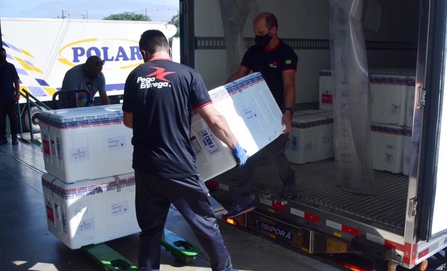 A ideia é incentivar ainda mais a imunização, valorizar a sua importância na luta contra a pandemia, e acelerar a aplicação em cidades que têm mais dificuldades de operacionalizar o Plano Estadual de Vacinação contra a Covid-19.