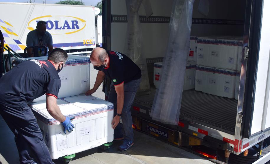 A ideia é incentivar ainda mais a imunização, valorizar a sua importância na luta contra a pandemia, e acelerar a aplicação em cidades que têm mais dificuldades de operacionalizar o Plano Estadual de Vacinação contra a Covid-19.