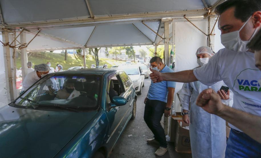 Municípios do Paraná aderem à vacinação de domingo a domingo
