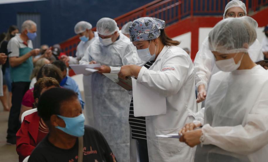 Municípios do Paraná aderem à vacinação de domingo a domingo