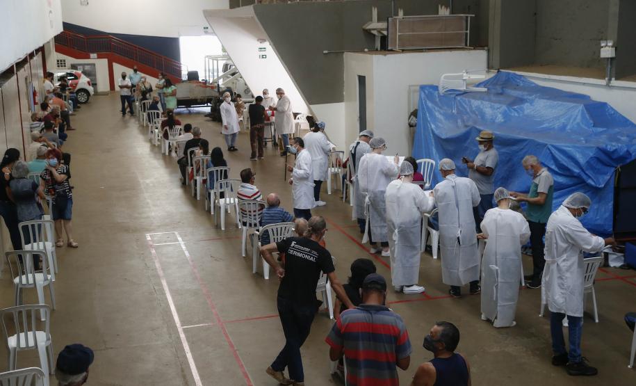 Municípios do Paraná aderem à vacinação de domingo a domingo