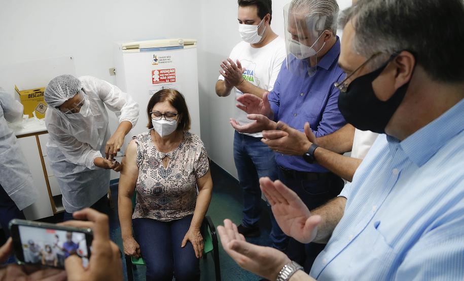 Municípios do Paraná aderem à vacinação de domingo a domingo