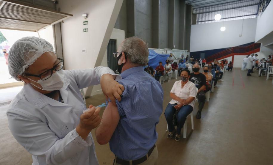Paraná passa de 1 milhão de doses aplicadas da vacina contra o coronavírus