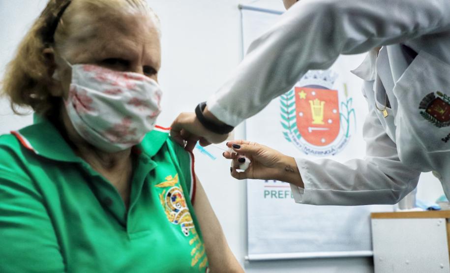 Paraná aplicou 130 mil doses no fim de semana, um quinto de todo o País