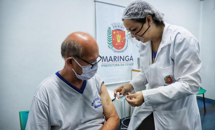 Paraná aplicou 130 mil doses no fim de semana, um quinto de todo o País