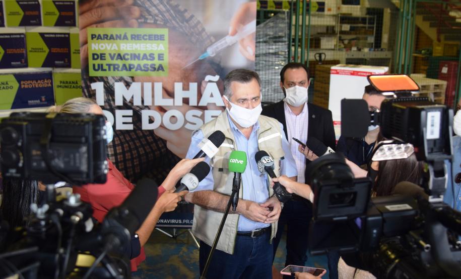 Paraná distribui novo lote e começa a vacinar idosos com mais de 75 anos