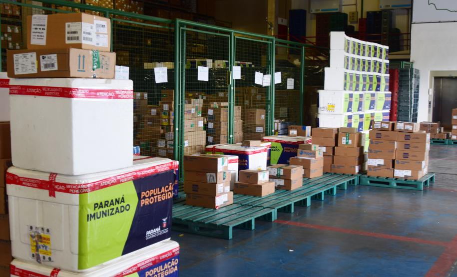 Saúde distribui medicamentos de kit de intubação para 31 hospitais do Paraná