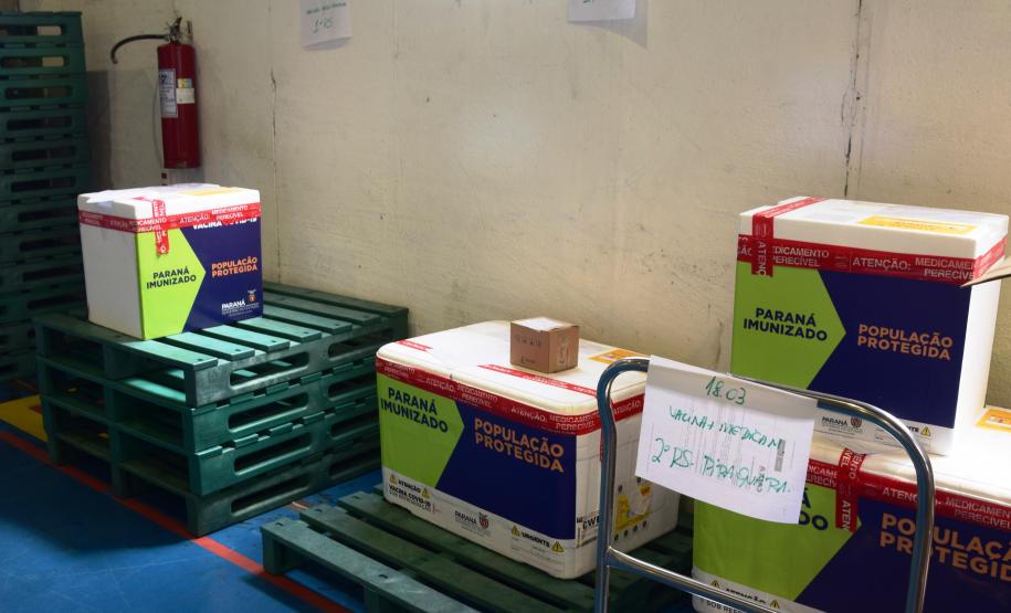 Saúde distribui medicamentos de kit de intubação para 31 hospitais do Paraná