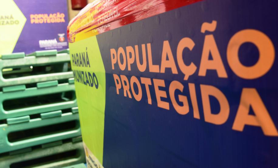 Saúde distribui medicamentos de kit de intubação para 31 hospitais do Paraná