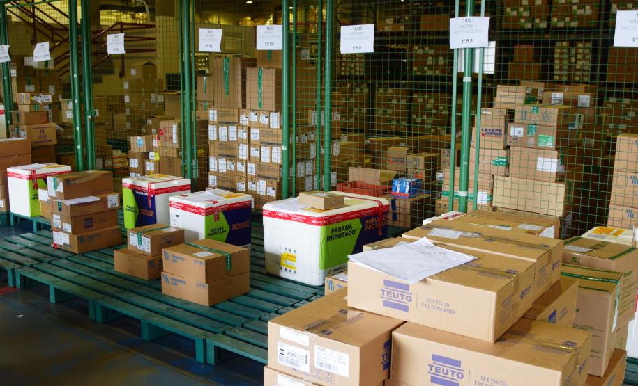 Saúde distribui medicamentos de kit de intubação para 31 hospitais do Paraná