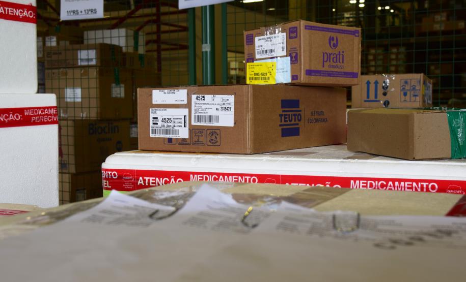 Saúde distribui medicamentos de kit de intubação para 31 hospitais do Paraná