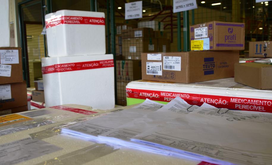 Saúde distribui medicamentos de kit de intubação para 31 hospitais do Paraná