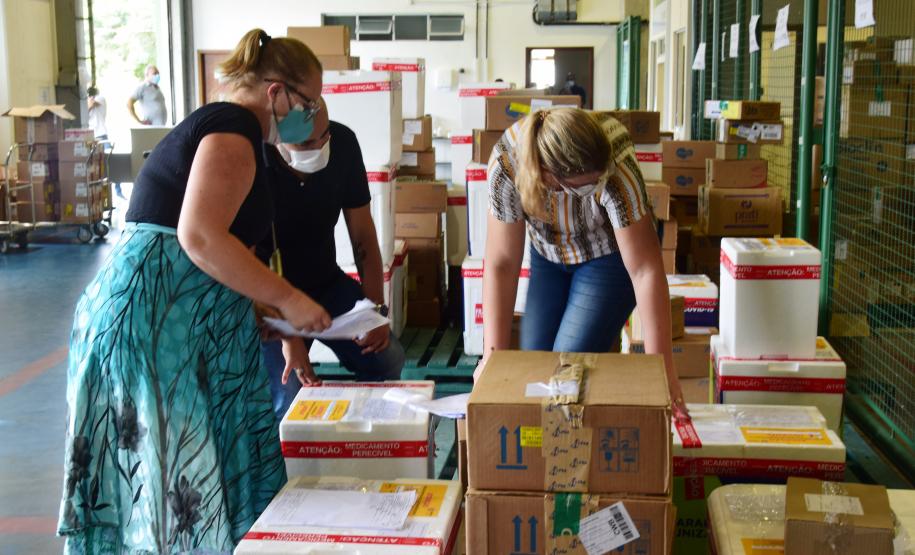 Saúde distribui medicamentos de kit de intubação para 31 hospitais do Paraná