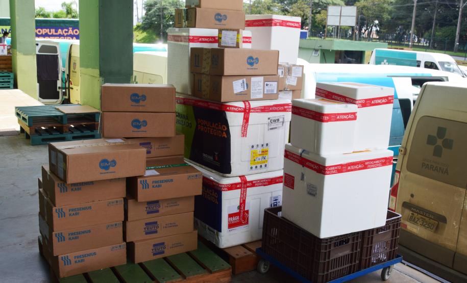 Saúde distribui medicamentos de kit de intubação para 31 hospitais do Paraná
