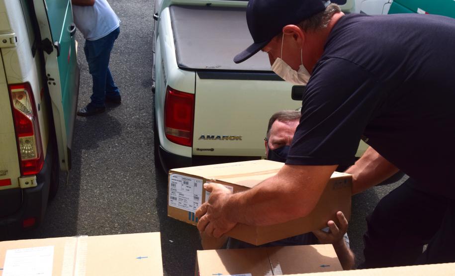 Saúde distribui medicamentos de kit de intubação para 31 hospitais do Paraná
