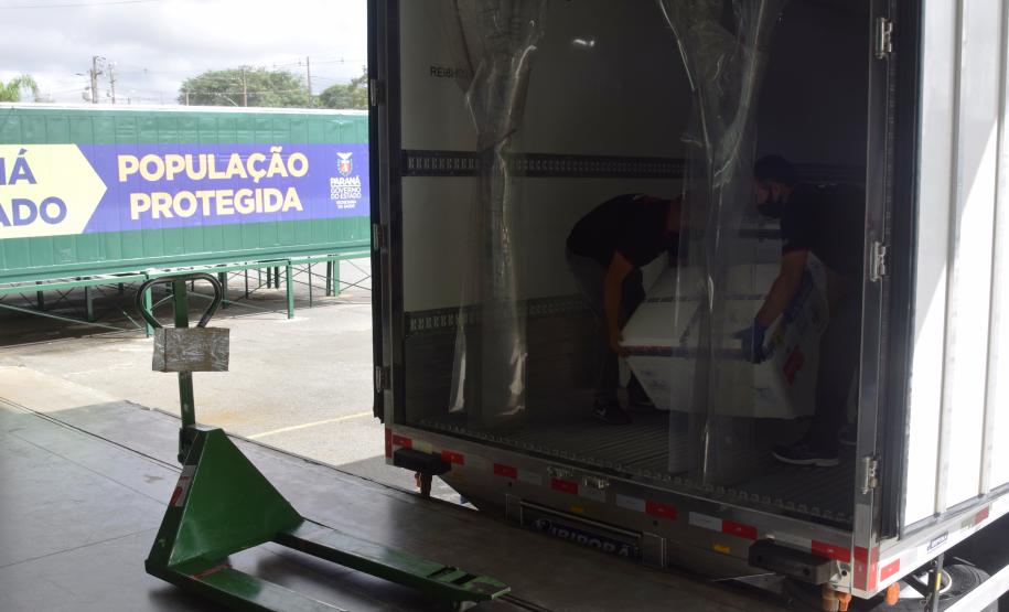 Com nova remessa, Paraná vai intensificar vacinação de domingo a domingo