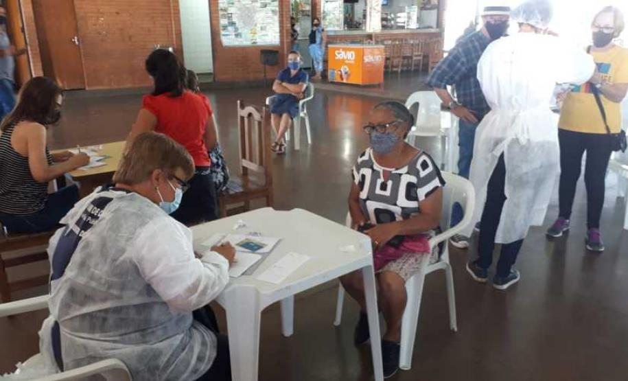 Vacinação contra a Covid-19 em Cambé.