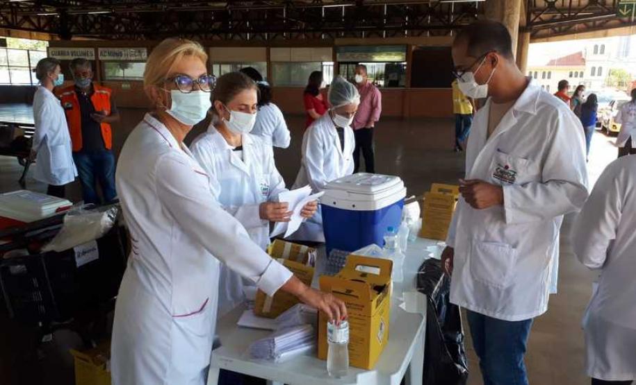 Vacinação contra a Covid-19 em Cambé.