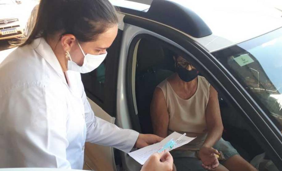 Vacinação contra a Covid-19 em Cambé.