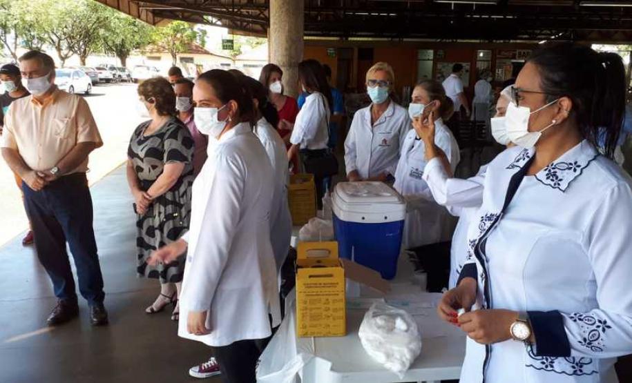 Vacinação contra a Covid-19 em Cambé.