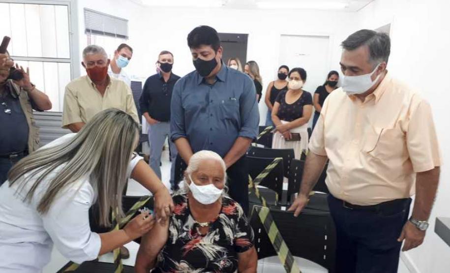 Vacinação contra a Covid-19 em Sertaneja.