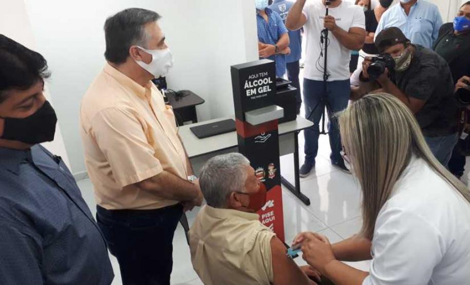 Vacinação contra a Covid-19 em Sertaneja.