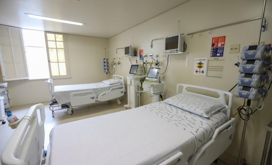 O governador Carlos Massa Ratinho Junior visita nesta quarta-feira (14) o Hospital Regional São Sebastião, na Lapa. A Secretaria de Estado da Saúde disponibiliza seis leitos de UTI no hospital. A unidade já conta com 40 leitos de enfermaria na estratégia de combate à Covid-19.