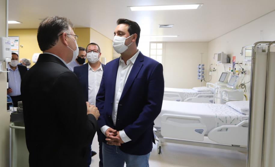 O governador Carlos Massa Ratinho Junior visita nesta quarta-feira (14) o Hospital Regional São Sebastião, na Lapa. A Secretaria de Estado da Saúde disponibiliza seis leitos de UTI no hospital. A unidade já conta com 40 leitos de enfermaria na estratégia de combate à Covid-19.